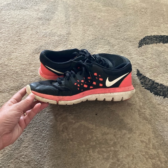 Nike flex 2015 run running shoes pink and black size 9 athletic - Picture 3 of 6